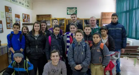 Уроците по родолюбие се завръщат в класните стаи