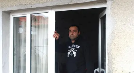 Харманлиецът с флага на Ислямска държава не бил оперативно интересен /галерия/ Харманлиецът с флага на Ислямска държава не бил оперативно интересен /галерия/