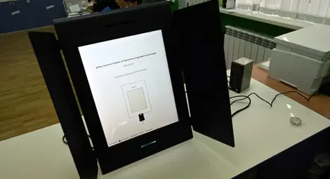 ЦИК разполага с пълния софтуер и изходящи кодове за модифициране на машините за гласуване