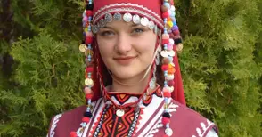 Танцьорка на Николина Чакардъкова пази и развива народните традиции в Тръстеник