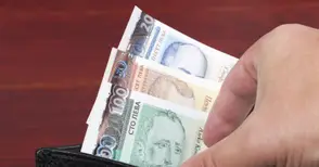 Най-високите заплати в Русенско  вземат учителите - средно 2498 лева