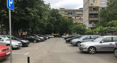 Граждани ще могат да играят на търг за място за паркиране пред блока