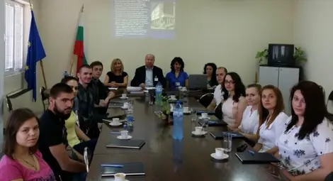 17 студенти получиха сертификати  за успешна професионална практика