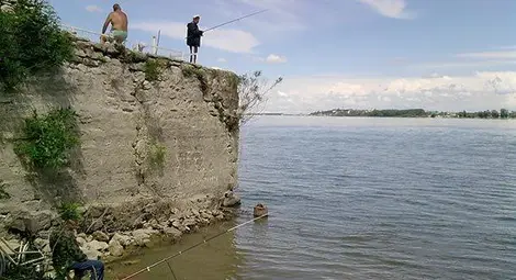 На три места риболовът остава разрешен и през забраната