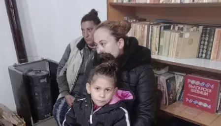 3.6% са ромите в Русенско, 50 срещи в рамките на година се опитаха да помогнат интеграцията им и да решат редица лични проблеми 3.6% са ромите в Русенско, 50 срещи в рамките на година се опитаха да помогнат интеграцията им и да решат редица лични проблеми