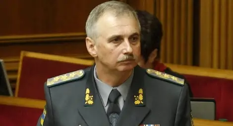 В Украйна все пак отстраниха военния министър заради Крим В Украйна все пак отстраниха военния министър заради Крим