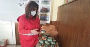 Анонимен дарител подкрепи с храна и пари Кризисната трапезария