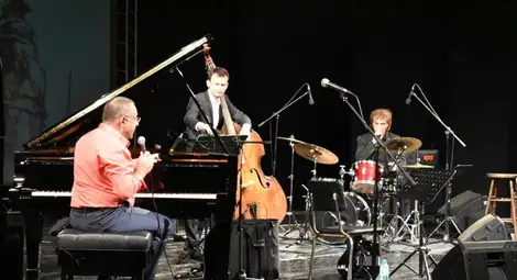 Три вълшебни дни с джаз изтриха прозата на живота