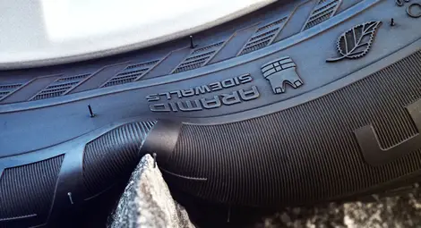 Финландци направиха гуми за пътища с дупки