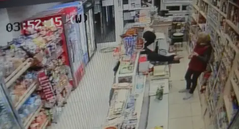 Денонощен магазин ударен от пореден въоръжен грабител