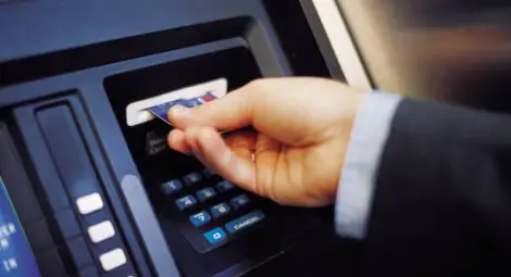 Опитен крадец източил 1500 лева от чужда кредитна карта