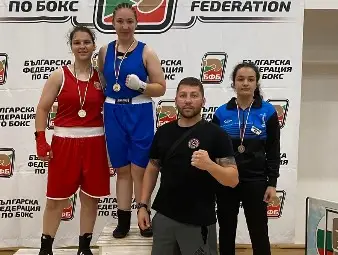 &bdquo;Локо&ldquo; завърши първенството със злато при девойките на Йелис Йонузова.