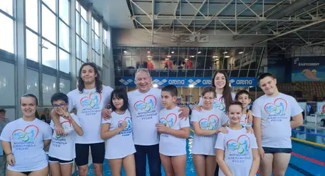 18 медала спечелиха златните рибки на Фондация „Александър Русев“ в пореден плувен турнир в София 18 медала спечелиха златните рибки на Фондация „Александър Русев“ в пореден плувен турнир в София