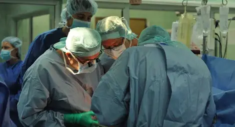 Оперираха успешно малкия Байрям в Германия