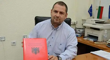 Най-черният кошмар на добре облечените бизнесмени в Косово си има име - Венци Халаджов от Русе Най-черният кошмар на добре облечените бизнесмени в Косово си има име - Венци Халаджов от Русе