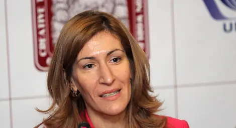 Ангелкова: Всички ощетени туристи от фалита на &bdquo;Алфатур&ldquo; ще бъдат компенсирани