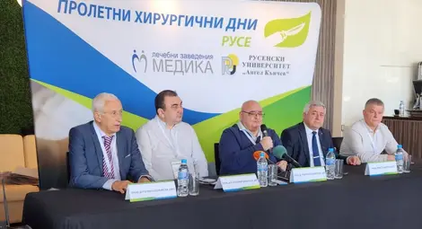Проф. Хаджийски на &bdquo;Пролетни хирургични дни&ldquo;: Щастлив съм, че присъстват много млади колеги, това ми дава надежда