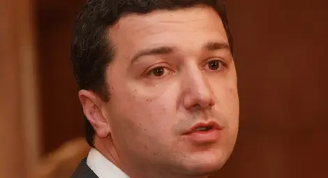 Стойнев: Възможно е "шоково поскъпване" на тока