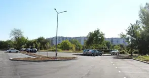 Нови паркинги и алеи ще има в три квартала
