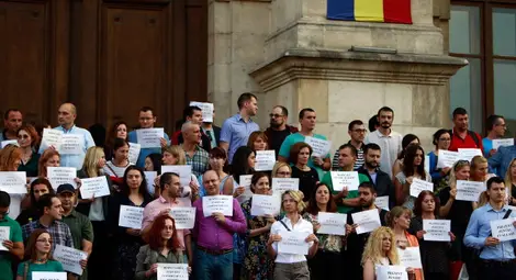 Румънски магистрати на протест срещу намесата в работата им