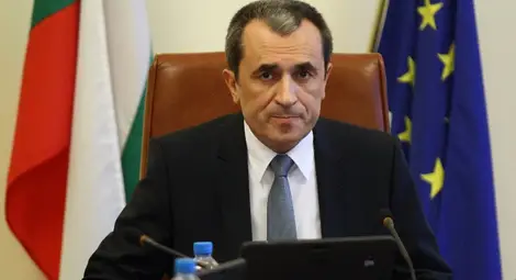 Орешарски: Ще намерим начин да преразгледаме решението за мораториума