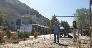 Ротарианци готвиха раци и въртяха чеверме на благотворително барбекю