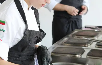 Гости от Culinary Arts Institute показаха тънкости на професията на бъдещи колеги от Гимназията по туризъм в Русе Гости от Culinary Arts Institute показаха тънкости на професията на бъдещи колеги от Гимназията по туризъм в Русе