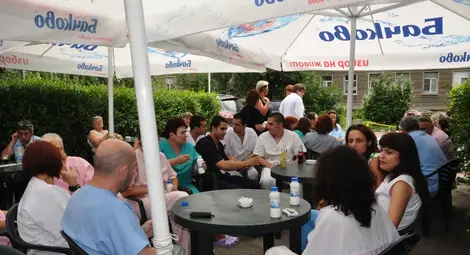 Само персоналът на &bdquo;Медика&ldquo; излезе на мълчалив протест