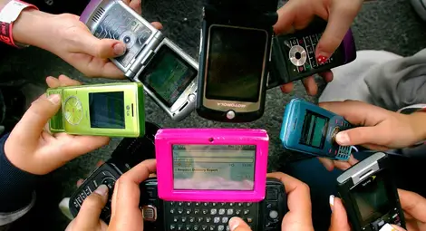 Мобилните телефони причиняват рак на мозъка