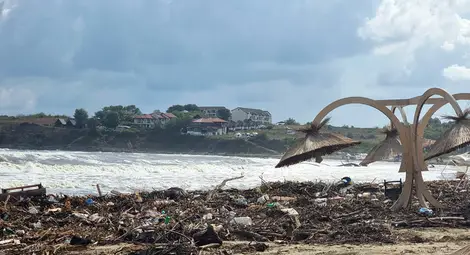 Русе е в готовност да изпрати доброволци и техника в Царево Русе е в готовност да изпрати доброволци и техника в Царево
