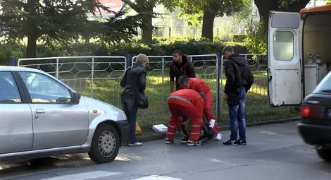 Шофьор удари пешеходка на зебра до полицията