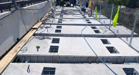 Нанася се антикорозионна защита по стоманената конструкция на Дунав мост при Русе