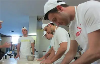 Как се става пицар в Италия