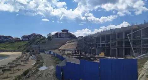 Съдът решава законно ли е брегоукрепването в Алепу