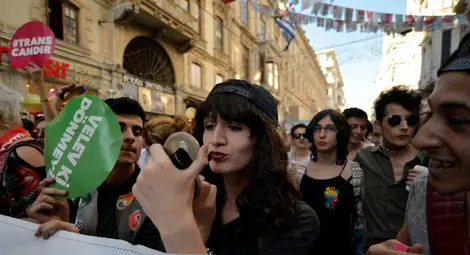 Турската полиция се разправи с гейпрайд в Истанбул /галерия/ Турската полиция се разправи с гейпрайд в Истанбул /галерия/