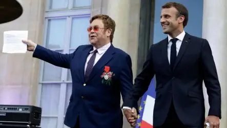 Елтън Джон стана кавалер на Почетния легион