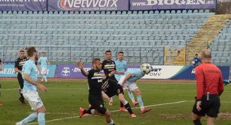 &bdquo;Славия&ldquo; сгъсти черните облаци над &bdquo;Дунав&ldquo;