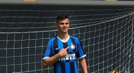 Никола Илиев е най-големият символ от основите и растежа на школата. 				  Снимки: Интернет