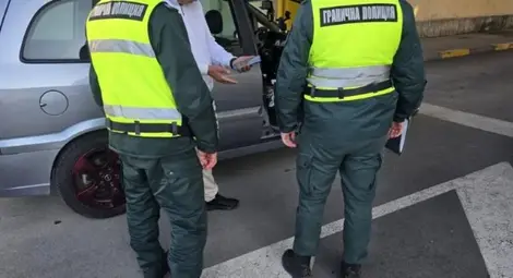 Още едно муле на телефонни измамници задържано с 12 000 евро на Дунав мост