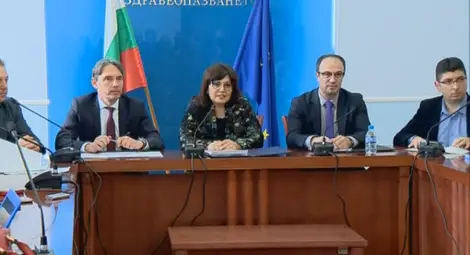 Министър Сербезова: Маските на закрито отпадат от 1 април