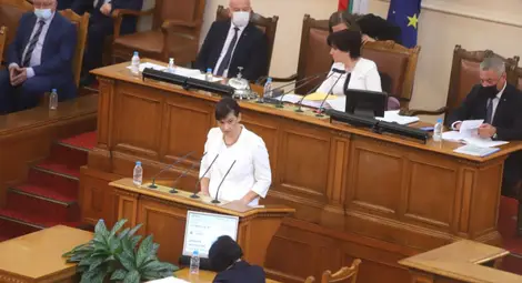 Депутатите излизат в едномесечна ваканция