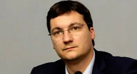 Крум Зарков с висок пост в парламентарната група на БСП