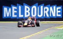 Хамилтън започна сезона с полопозишън