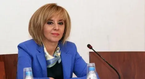 Манолова: Подавам оставка след решаването на проблемите на протестиращите майки