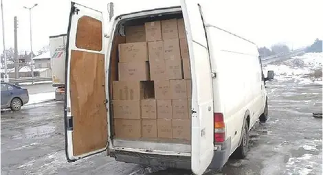 Контрабандист и ченге тайно внасят по 150 бокса цигари на ден