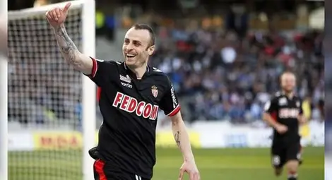 Бербатов: Играя, за да радвам хората, не за статистики