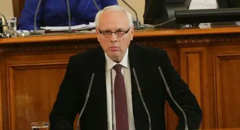 Мощен скандал взриви парламента заради Великденската ваканция Мощен скандал взриви парламента заради Великденската ваканция