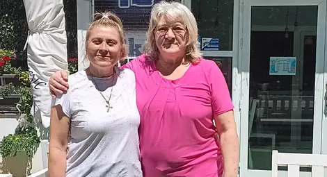 Юлия /вляво/ и Малинка Йорданови