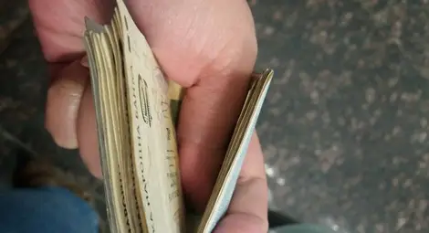 Деца сираци без пенсия с нов вид месечна помощ Деца сираци без пенсия с нов вид месечна помощ