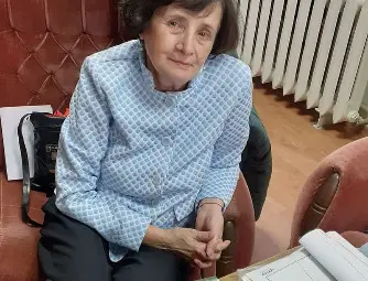 Величка Кадъкьовлиева дари още снимки и документи на Архива